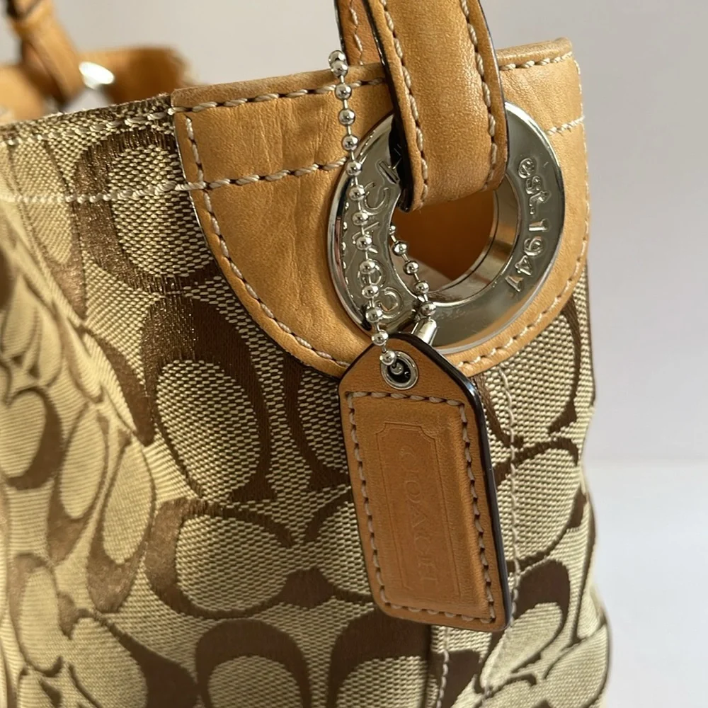 Coach Vintage Hamptons Signature Hobo Khaki Tan